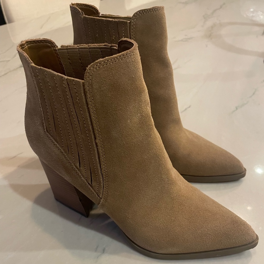 Women’s Mark Fisher Oshay pointed toe bootie size 10